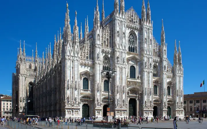 Mailand-Malpensa – Blick auf den Mailänder Dom