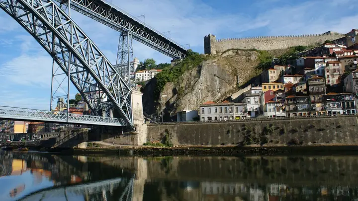 Blick auf Porto und die Dom-Luís-I-Brücke